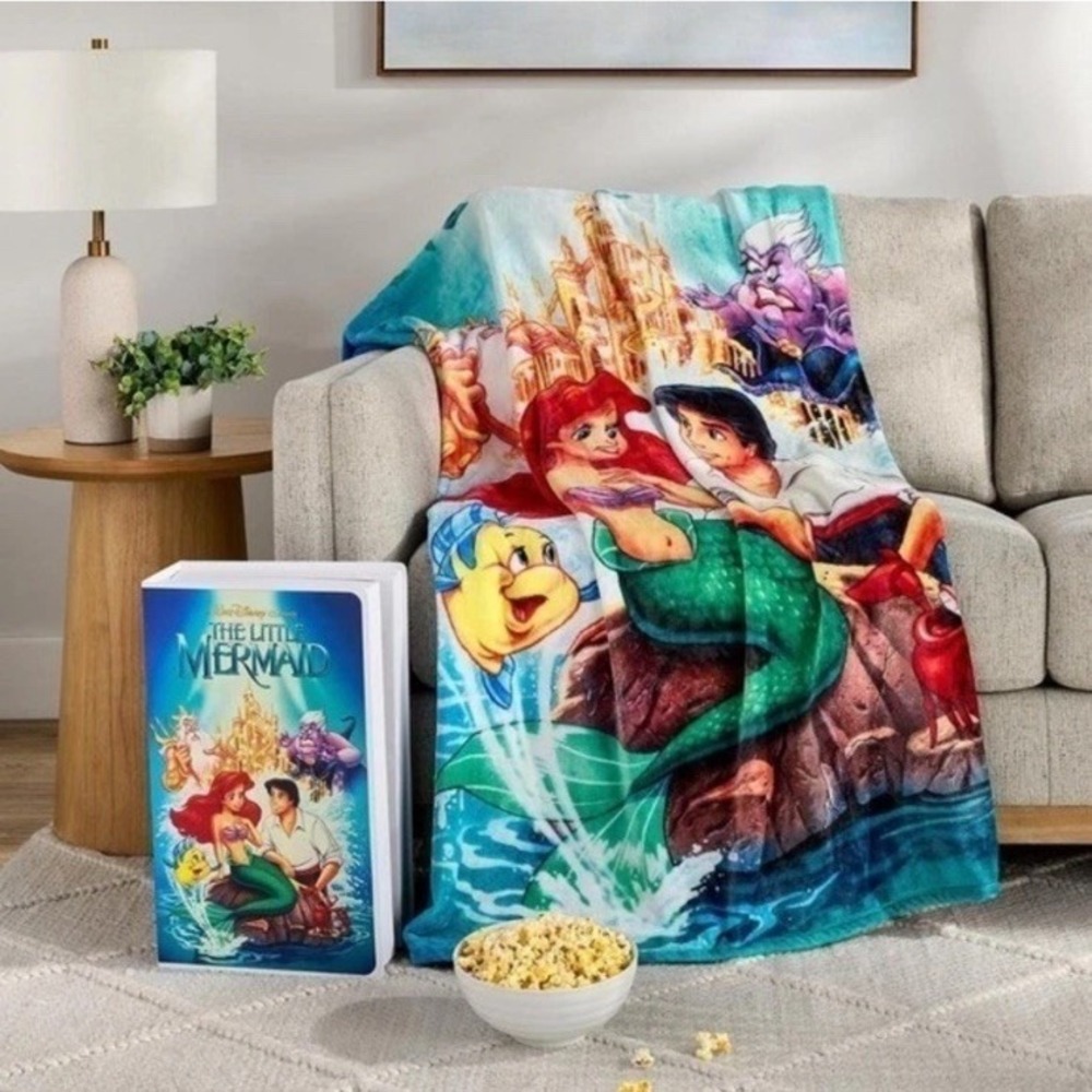 Disney The Little Mermaid Classic VHS Boxed Silk Touch Throw Blanket 50" × 70" - Picture 6 of 8